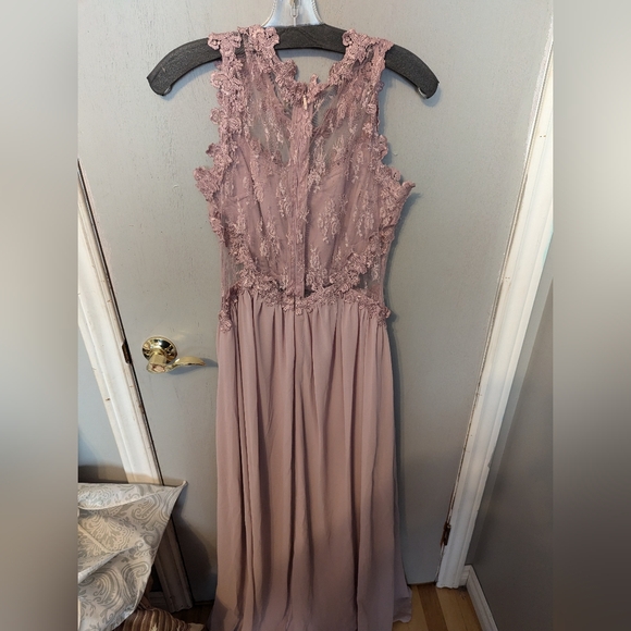 Formal dress, prom or Bride's made or just to wear out to a nice place - Picture 4 of 4